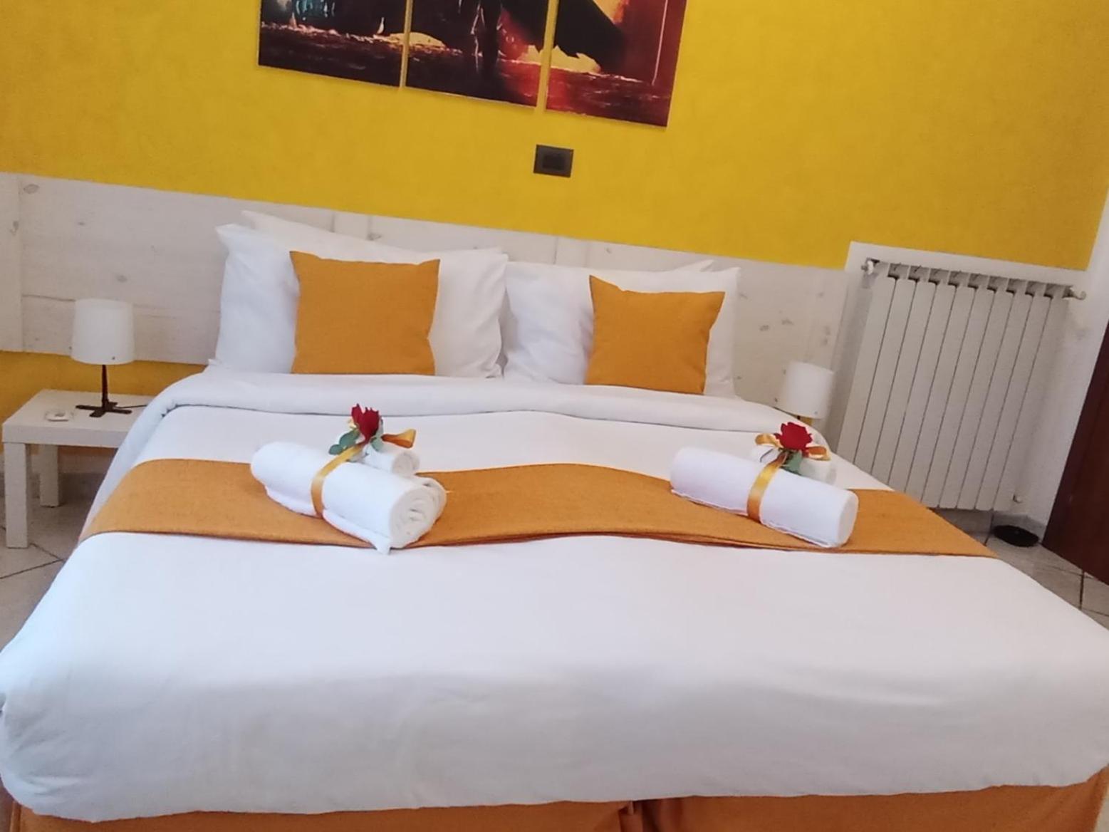 G&G Giusy E Gabry Bed & Breakfast Santhia Ngoại thất bức ảnh